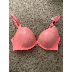 BNWT Victoria’s Secret Body by Victoria Bra